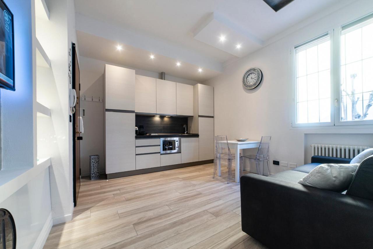 Fashion Apartment Silver โบโลญญา ภายนอก รูปภาพ