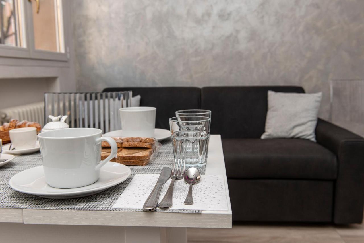 Fashion Apartment Silver โบโลญญา ภายนอก รูปภาพ