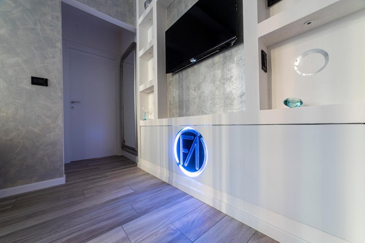 Fashion Apartment Silver โบโลญญา ภายนอก รูปภาพ